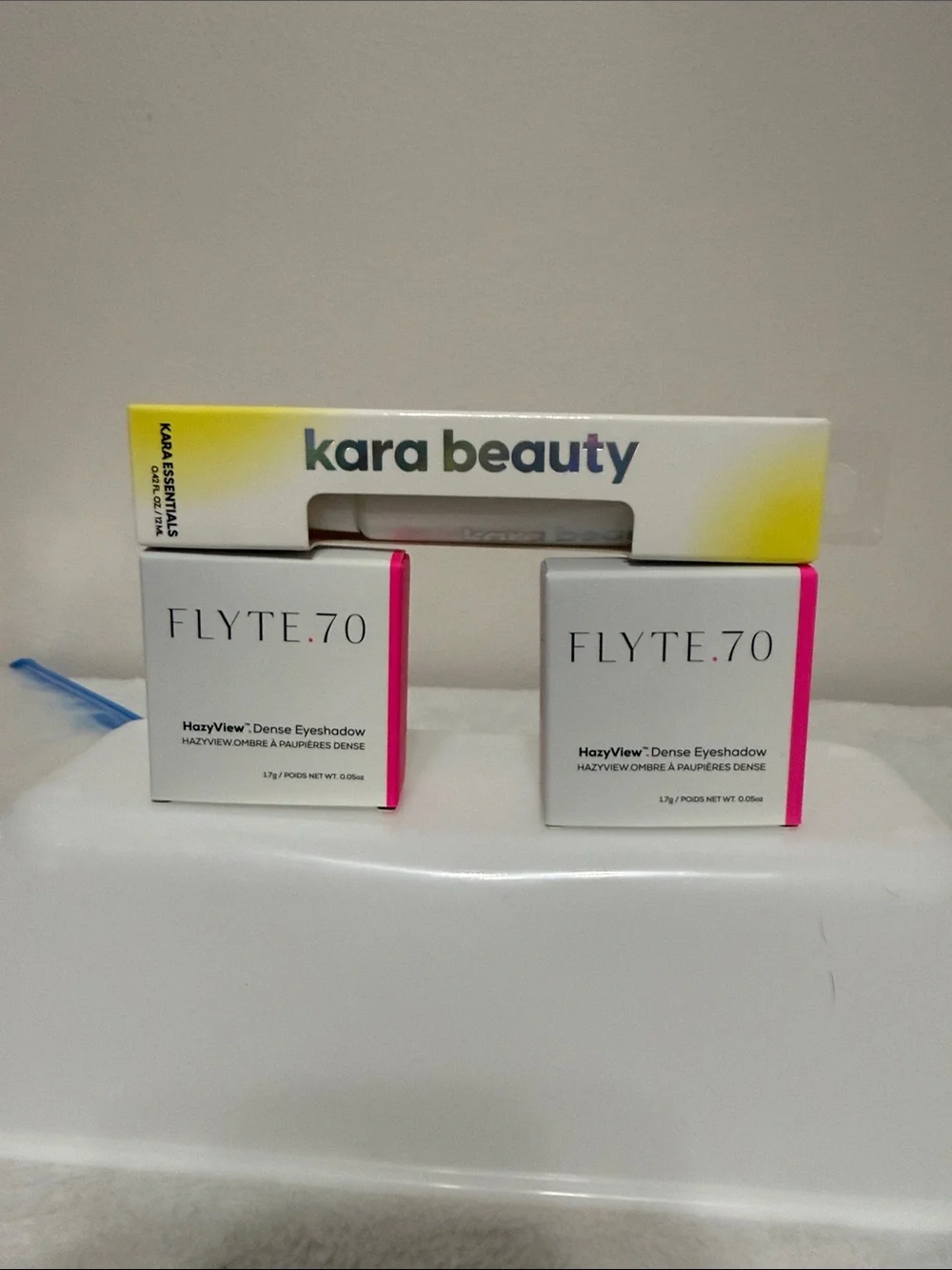 kara beauty Eyeshadow primer & Flyte.70 HazyView Duo - White with Pink Accents